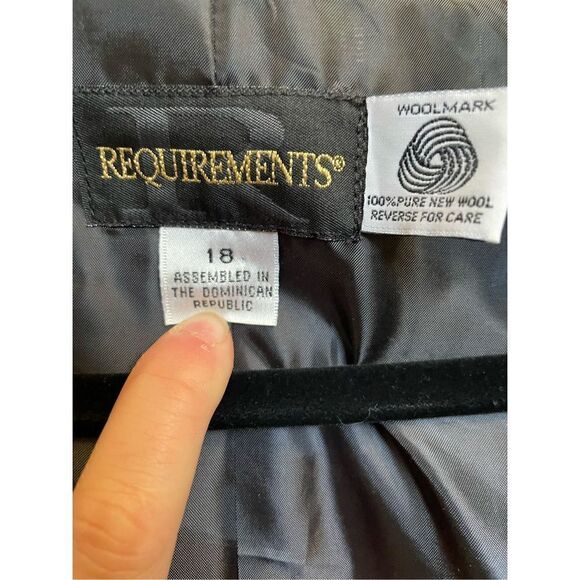 🔴 Vintage Requirements 100% Oversized Wool Blazer Black gold buttons size 18 - Picture 6 of 13